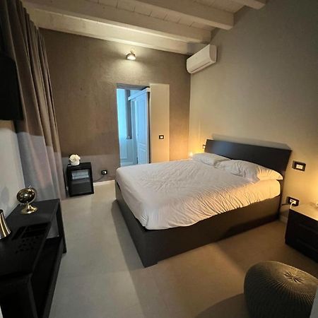 V&B Suites And Apartments パヴィーア エクステリア 写真