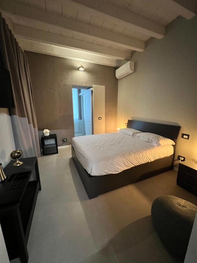 V&B Suites And Apartments パヴィーア エクステリア 写真